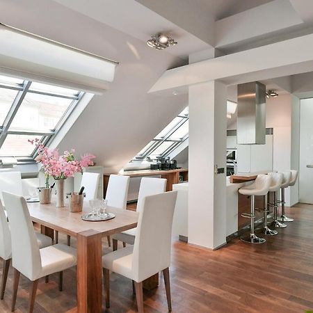 Luxury Central Penthouse With Sauna, Terrace, 250M2, 5Bdrm, 3Bthrm Praha Exteriér fotografie