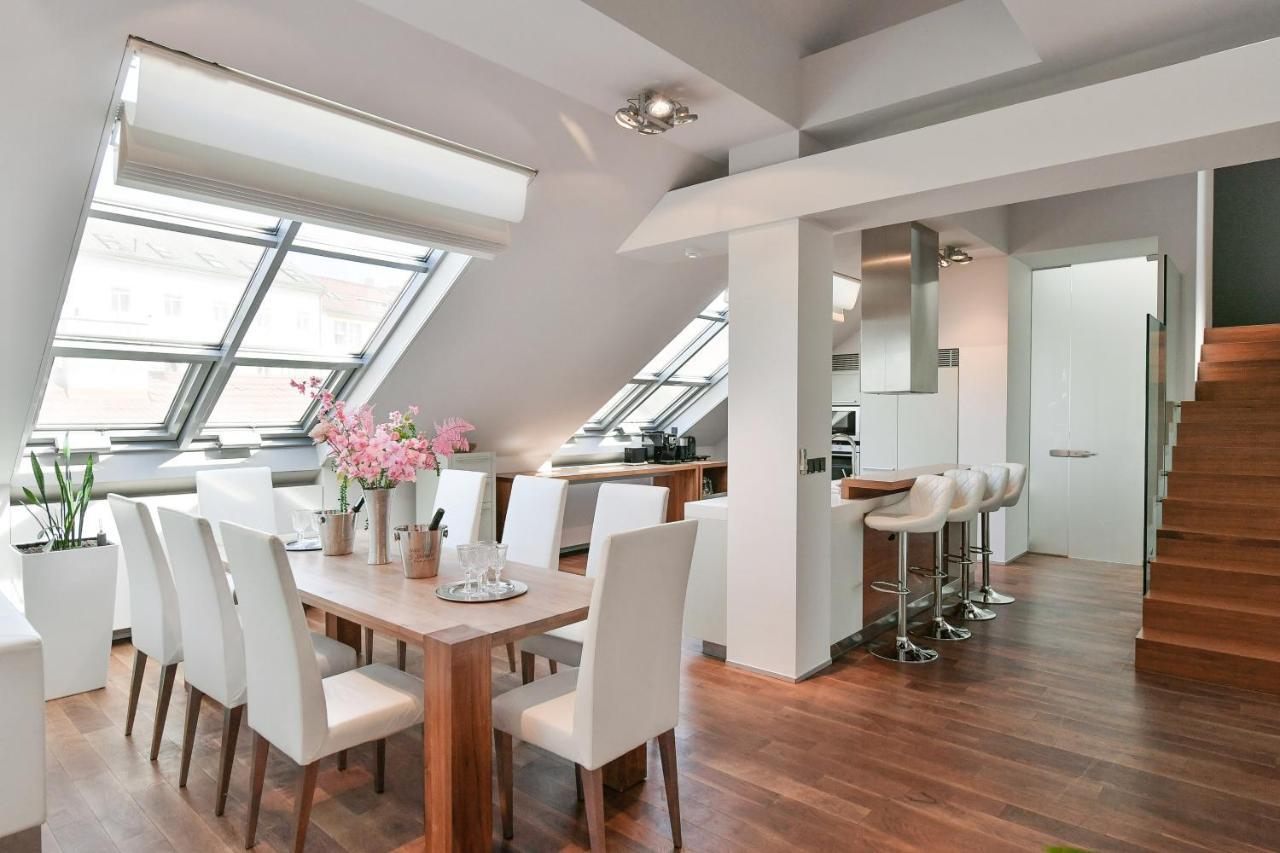 Luxury Central Penthouse With Sauna, Terrace, 250M2, 5Bdrm, 3Bthrm Praha Exteriér fotografie