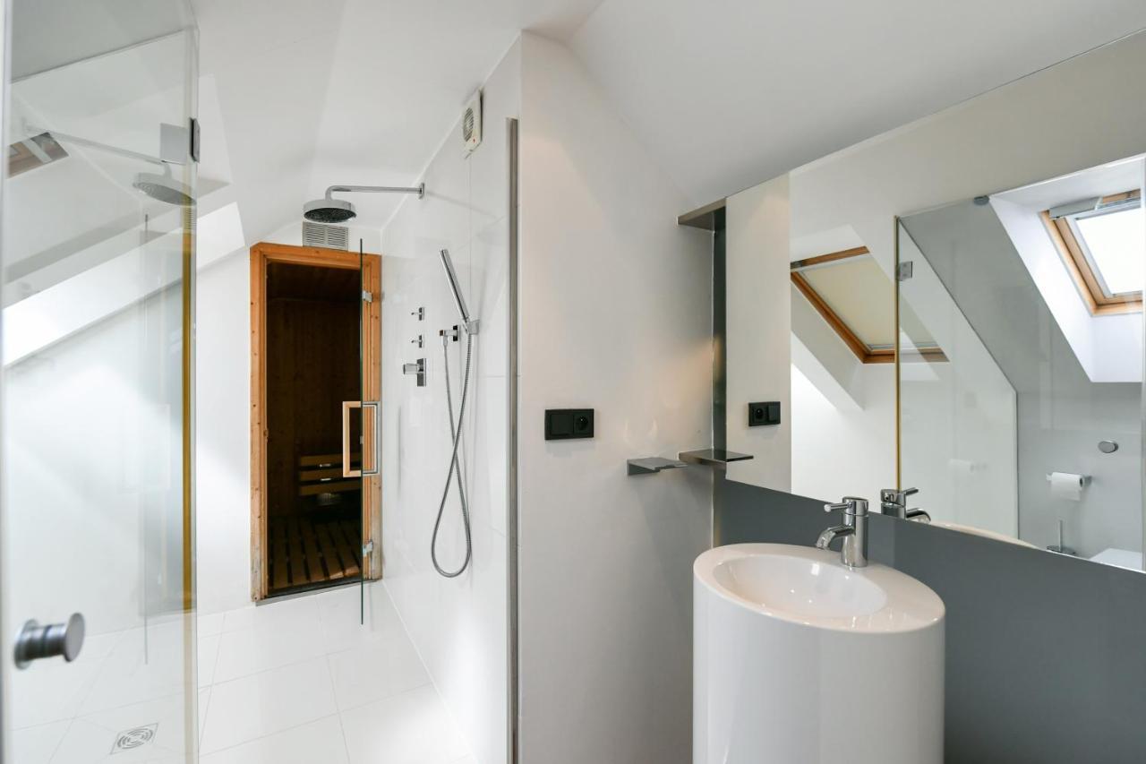 Luxury Central Penthouse With Sauna, Terrace, 250M2, 5Bdrm, 3Bthrm Praha Exteriér fotografie
