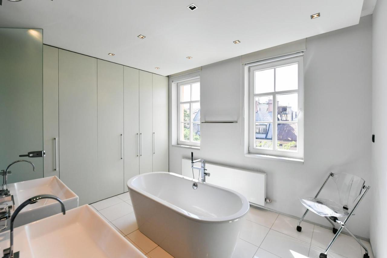Luxury Central Penthouse With Sauna, Terrace, 250M2, 5Bdrm, 3Bthrm Praha Exteriér fotografie