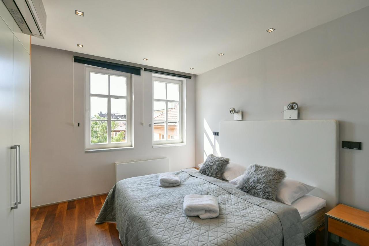 Luxury Central Penthouse With Sauna, Terrace, 250M2, 5Bdrm, 3Bthrm Praha Exteriér fotografie