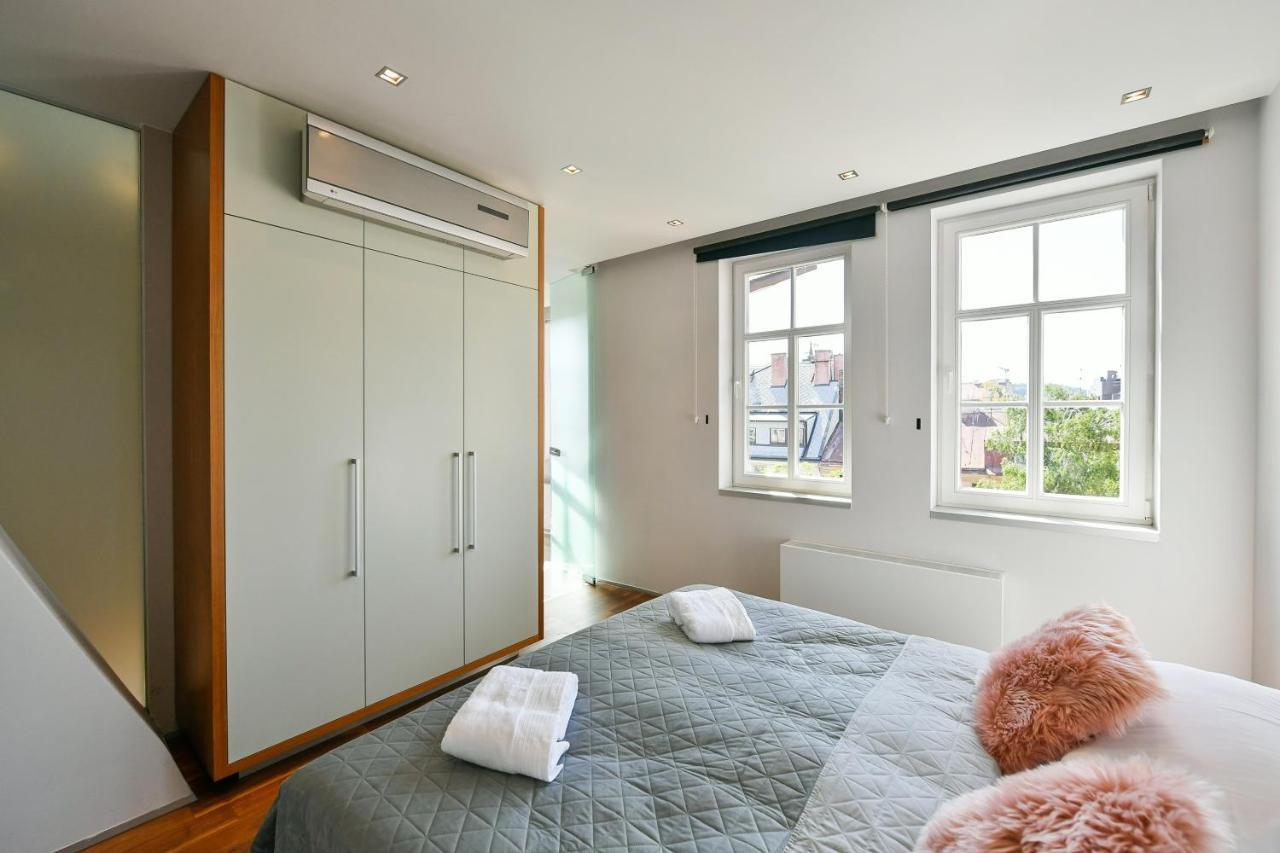 Luxury Central Penthouse With Sauna, Terrace, 250M2, 5Bdrm, 3Bthrm Praha Exteriér fotografie